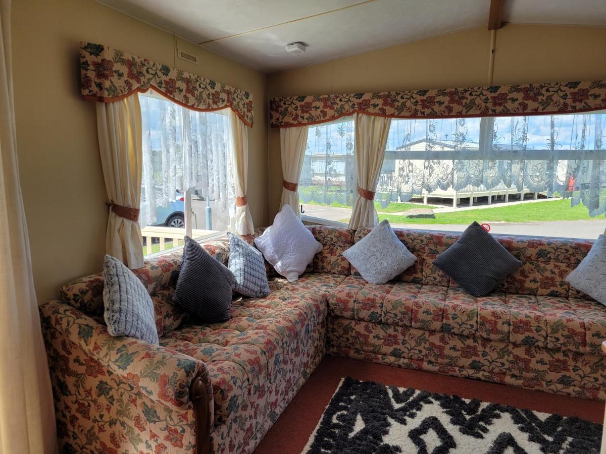 6 Berth On Millfields Apartment อินโกลด์เมลส์ ภายนอก รูปภาพ