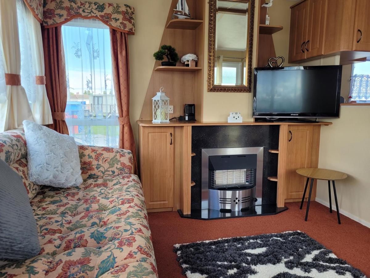 6 Berth On Millfields Apartment อินโกลด์เมลส์ ภายนอก รูปภาพ