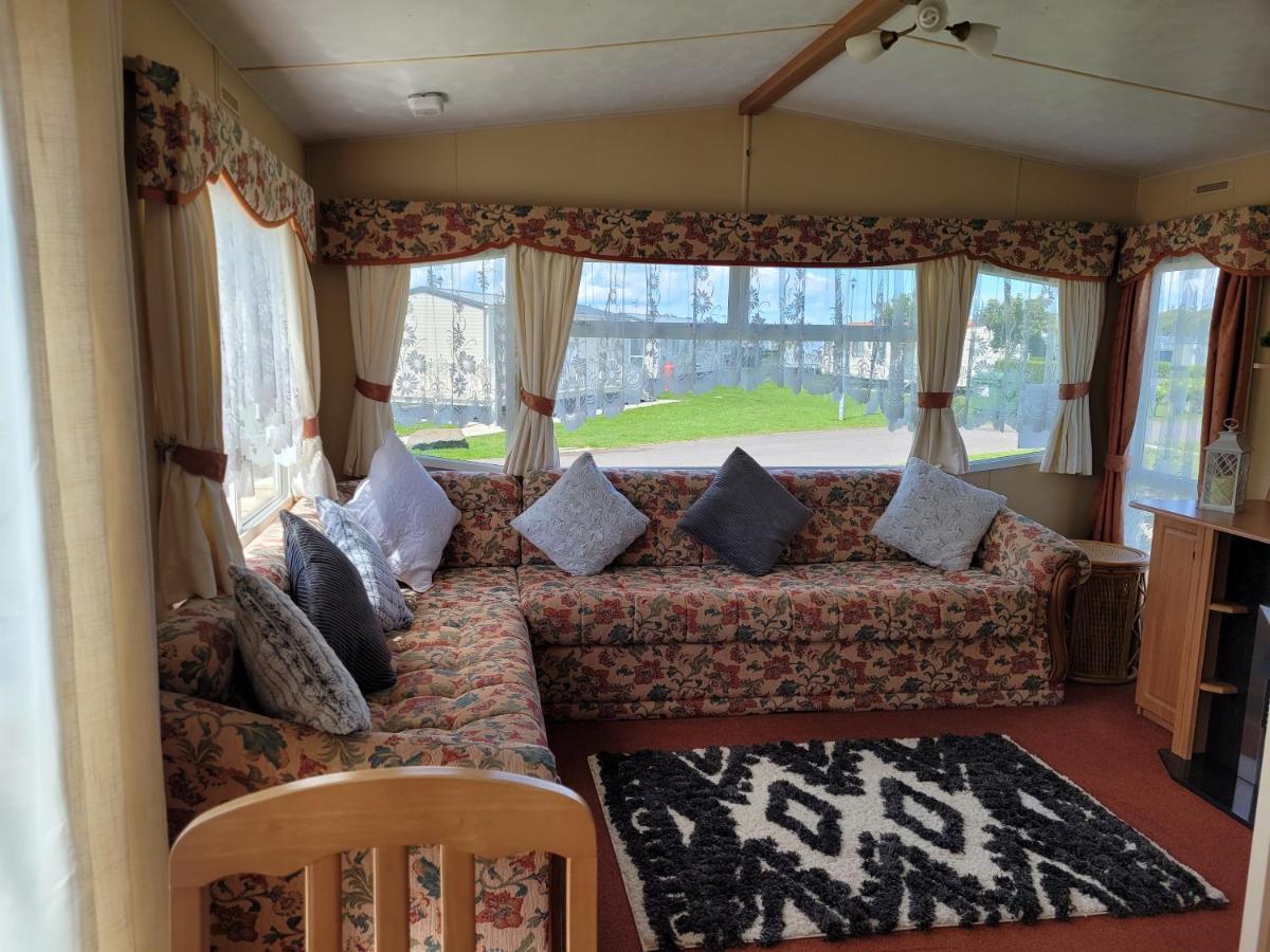 6 Berth On Millfields Apartment อินโกลด์เมลส์ ภายนอก รูปภาพ